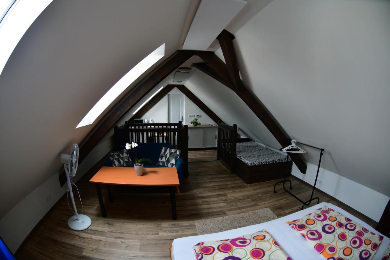 Na Utesu Apartman Jindřichŭv Hradec Kültér fotó